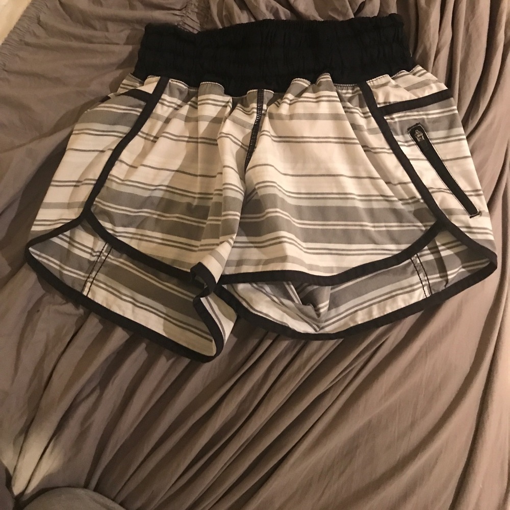 Lululemon tracker shorts